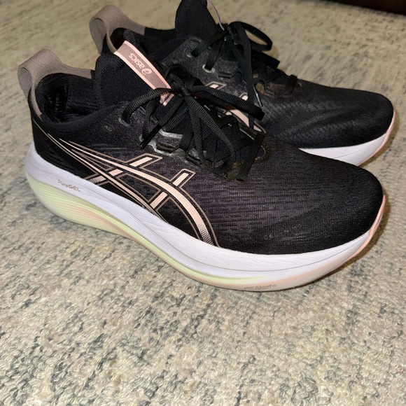 ASICS Women's GEL-NIMBUS 27 Running Shoes Size 10 - Picture 2 of 8